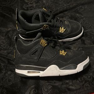 Nearly new Jordan 4 black and gold size boys 6.5